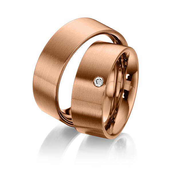 Set klassieke trouwringen in buiten roodgoud 14 kt. , binnen roodgoud 14 kt. met in totaal 0,05 ct. Briljant tw/si van Eternal Touch