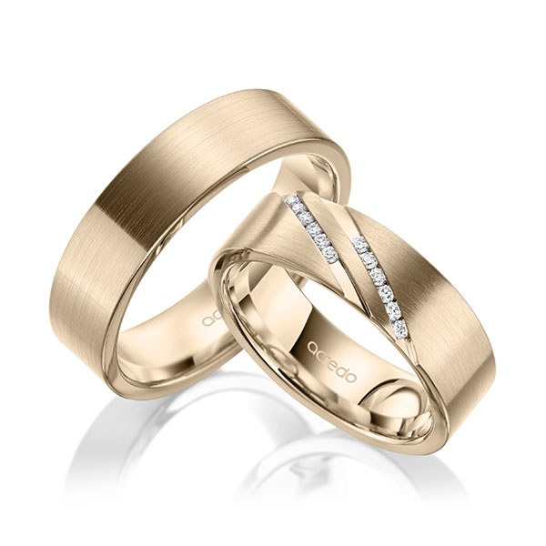 Set klassieke trouwringen in buiten Signature Goud 585 , binnen Signature Goud 585 met in totaal 0,12 ct. Briljant tw/si van acredo - A-2008-12 Set klassieke trouwringen in buiten Signature Goud 585 , binnen Signature Goud 585 met in totaal 0,12 ct. Briljant tw/si van acredo - A-2008-12