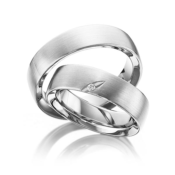 Set klassieke trouwringen in buiten witgoud 14 kt. , binnen witgoud 14 kt. met in totaal 0,025 ct. Briljant tw/si van Eternal Touch