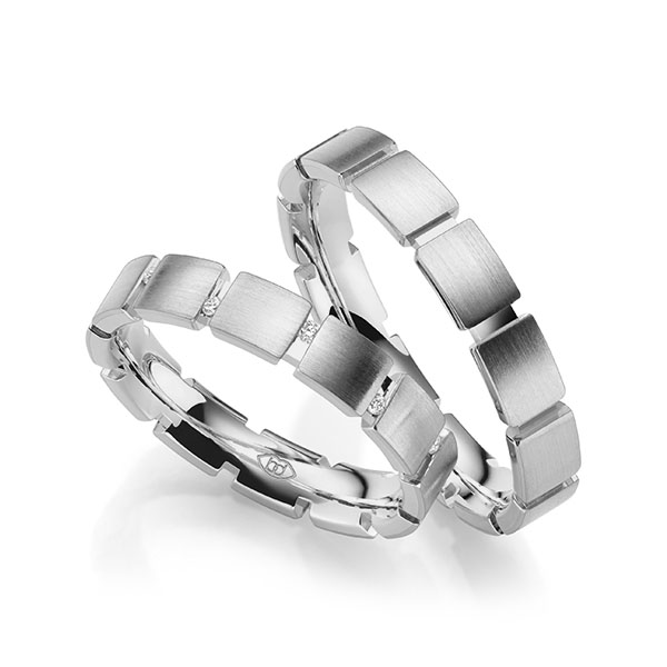 Set Klassieke trouwringen in buiten witgoud 14 kt. , binnen witgoud 14 kt. met in totaal 0,084 ct. Briljant tw/si 