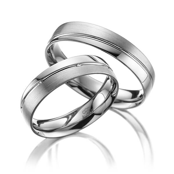Set Klassieke trouwringen in dark grey gold 14 kt. met in totaal 0,035 ct. Briljant tw/si van acredo - A-3006-5 Set Klassieke trouwringen in dark grey gold 14 kt. met in totaal 0,035 ct. Briljant tw/si van acredo - A-3006-5