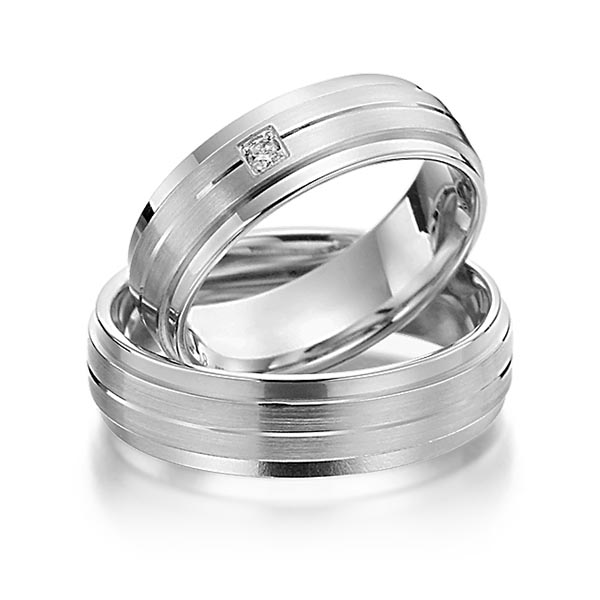 Set Klassieke trouwringen in dark grey gold 14 kt. met in totaal 0,03 ct. Briljant tw/si van Steinberg - T-1138-11 Set Klassieke trouwringen in dark grey gold 14 kt. met in totaal 0,03 ct. Briljant tw/si van Steinberg - T-1138-11