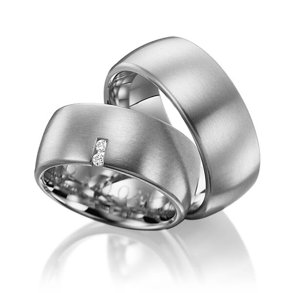 Set klassieke trouwringen in dark grey gold 14 kt. met in totaal 0,04 ct. Briljant tw/si van Steinberg