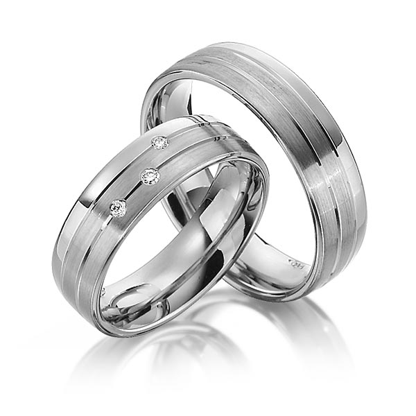 Set Klassieke trouwringen in dark grey gold 14 kt. met in totaal 0,06 ct. Briljant tw/si van Steinberg
