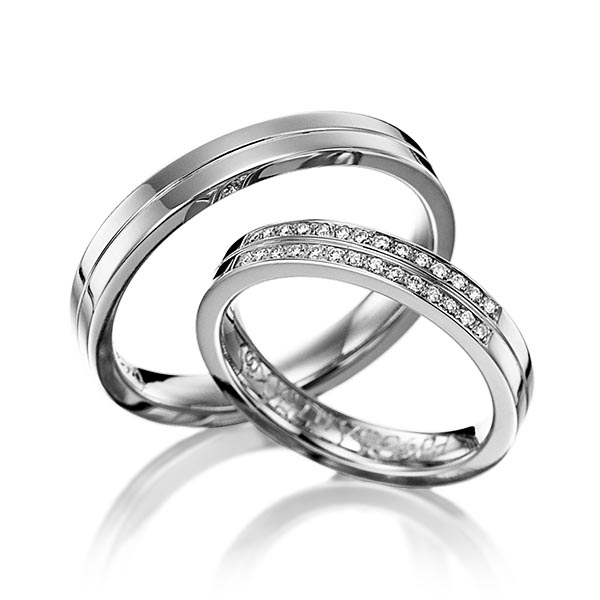 Set Klassieke trouwringen in dark grey gold 14 kt. met in totaal 0,14 ct. Briljant tw/si van Eternal Touch
