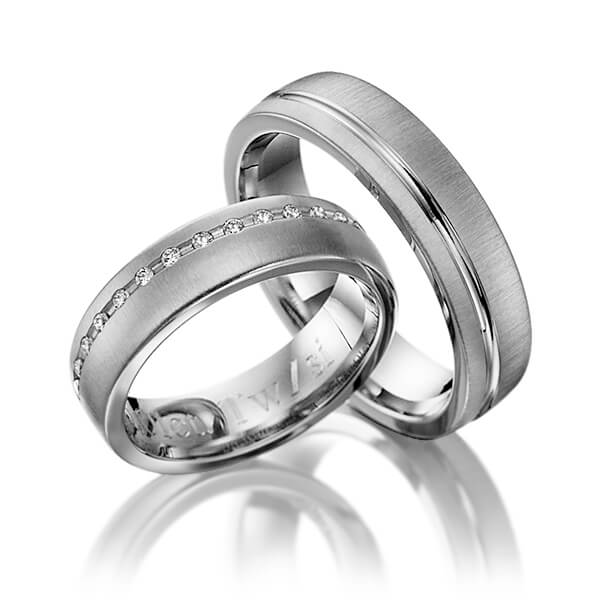 Set Klassieke trouwringen in dark grey gold 14 kt. met in totaal 0,15 ct. Briljant tw/si van Steinberg - Q-1203-12 Set Klassieke trouwringen in dark grey gold 14 kt. met in totaal 0,15 ct. Briljant tw/si van Steinberg - Q-1203-12