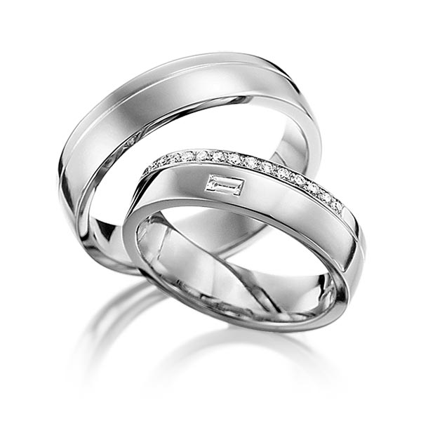 Set Klassieke trouwringen in dark grey gold 14 kt. met in totaal 0,21 ct. Briljant & Baguette-Diamant tw/si tw,vs van Eternal Touch - Y-1080-5 Set Klassieke trouwringen in dark grey gold 14 kt. met in totaal 0,21 ct. Briljant & Baguette-Diamant tw/si tw,vs van Eternal Touch - Y-1080-5