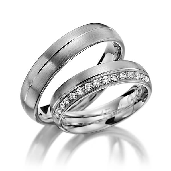 Set Klassieke trouwringen in dark grey gold 14 kt. met in totaal 0,225 ct. Briljant tw/si van Steinberg - Q-1200-6 Set Klassieke trouwringen in dark grey gold 14 kt. met in totaal 0,225 ct. Briljant tw/si van Steinberg - Q-1200-6