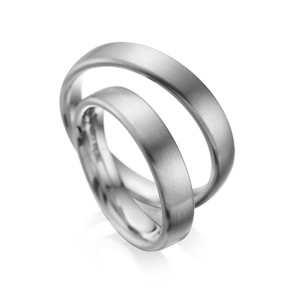 Set klassieke trouwringen in dark grey gold 14 kt. van acredo