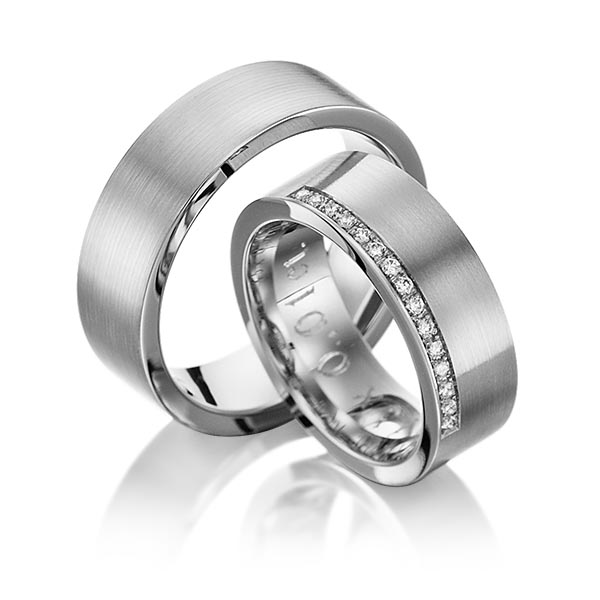 Set klassieke trouwringen in edelstaal met in totaal 0,15 ct. Briljant tw/si van Eternal Touch