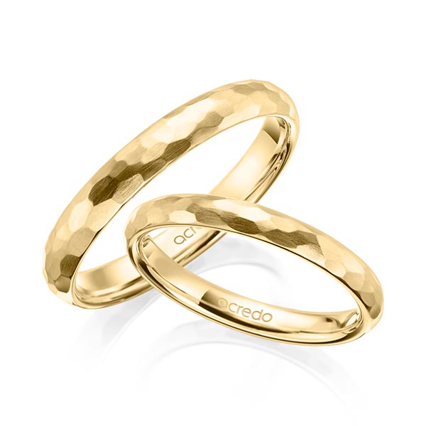 Set klassieke trouwringen in geelgoud 14 kt. hamerslag van acredo - A-2020-1