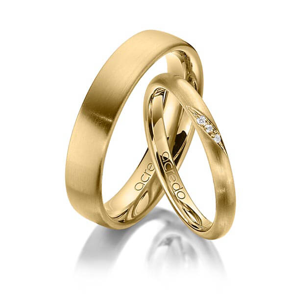 Set klassieke trouwringen in geelgoud 14 kt. met in totaal 0,015 ct. Briljant tw/si van acredo - A-1386-6