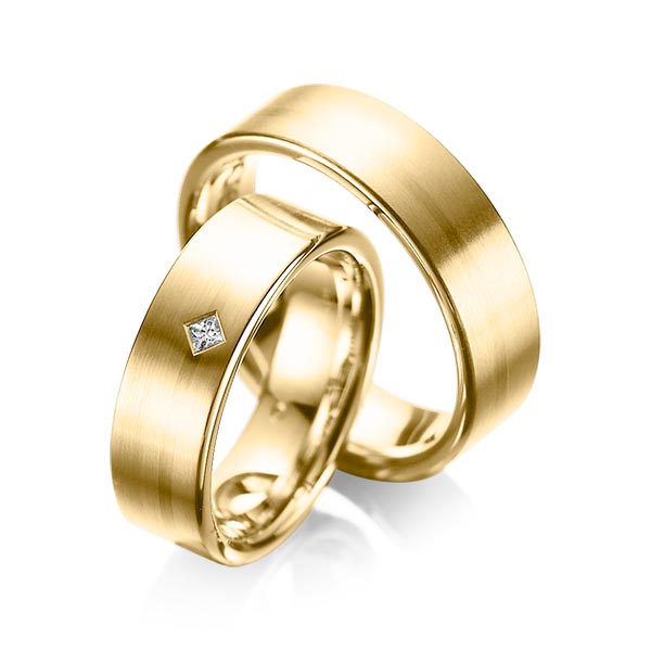 Set klassieke trouwringen in geelgoud 14 kt. met in totaal 0,03 ct. Princess-Diamant tw/si van acredo - A-1060-4 Set klassieke trouwringen in geelgoud 14 kt. met in totaal 0,03 ct. Princess-Diamant tw/si van acredo - A-1060-4