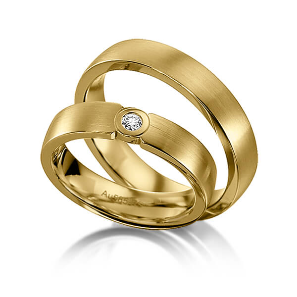Set klassieke trouwringen in geelgoud 14 kt. met in totaal 0,05 ct. Briljant tw/si van acredo - S-1132-2
