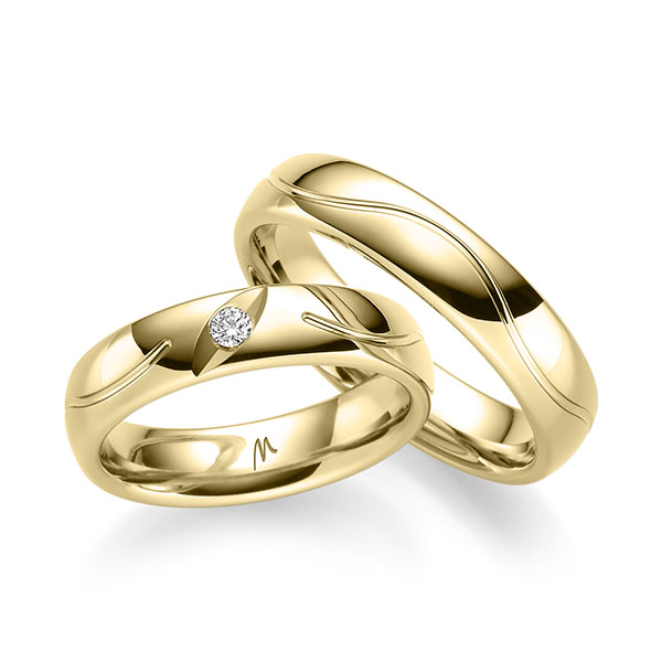 Set Klassieke trouwringen in geelgoud 14 kt. met in totaal 0,05 ct. Briljant tw/si van Merii - M-1304-2 Set Klassieke trouwringen in geelgoud 14 kt. met in totaal 0,05 ct. Briljant tw/si van Merii - M-1304-2