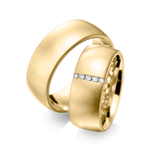 Set klassieke trouwringen in geelgoud 14 kt. met in totaal 0,075 ct. Briljant tw/si van acredo - A-1092-4