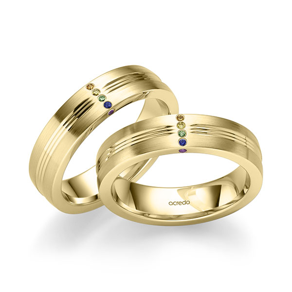 Set Klassieke trouwringen in geelgoud 14 kt. met in totaal 0,096 ct. Briljant Geel Cognac Apple Green Red Cherry Saffier Blauw van acredo - A-2195-2 Set Klassieke trouwringen in geelgoud 14 kt. met in totaal 0,096 ct. Briljant Geel Cognac Apple Green Red Cherry Saffier Blauw van acredo - A-2195-2