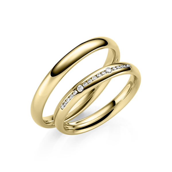 Set klassieke trouwringen in geelgoud 14 kt. met in totaal 0,115 ct. Briljant tw/si van Eternal Touch