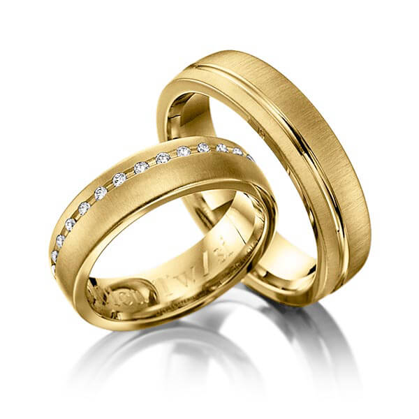 Set Klassieke trouwringen in geelgoud 14 kt. met in totaal 0,15 ct. Briljant tw/si van Eternal Touch