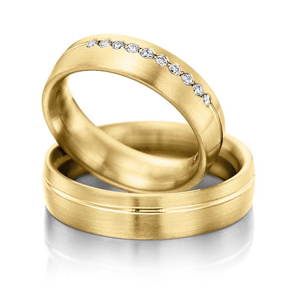 Set Klassieke trouwringen in geelgoud 14 kt. met in totaal 0,15 ct. Briljant tw/si van Steinberg - Q-1202-11 Set Klassieke trouwringen in geelgoud 14 kt. met in totaal 0,15 ct. Briljant tw/si van Steinberg - Q-1202-11