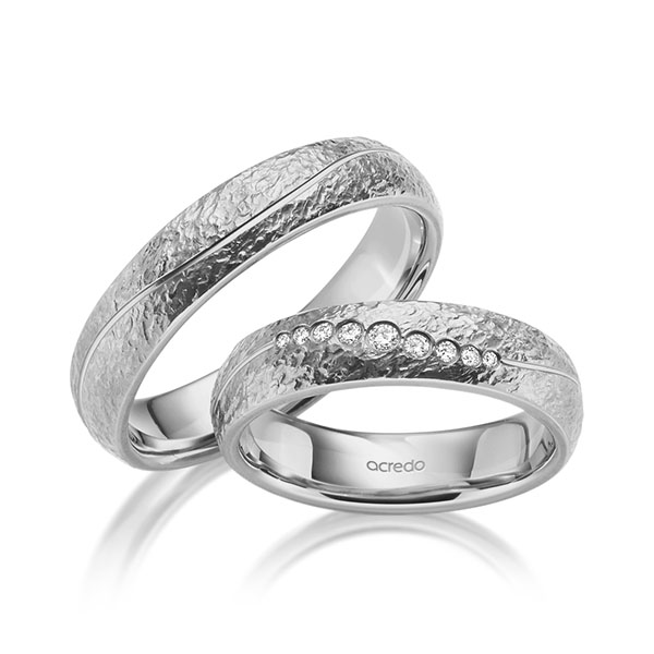 Set Klassieke trouwringen in grijsgoud 14 kt. crushed met in totaal 0,101 ct. Briljant tw/si van acredo - A-2083-6 Set Klassieke trouwringen in grijsgoud 14 kt. crushed met in totaal 0,101 ct. Briljant tw/si van acredo - A-2083-6