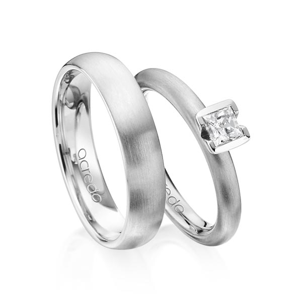 Set klassieke trouwringen in grijsgoud 14 kt. met 0,4 ct. Princess-Diamant tw,vs van acredo - A-1372-4