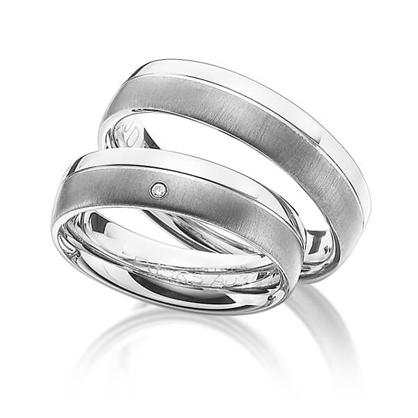 Set Klassieke trouwringen in grijsgoud 14 kt. met in totaal 0,008 ct. Briljant tw/si van Merii