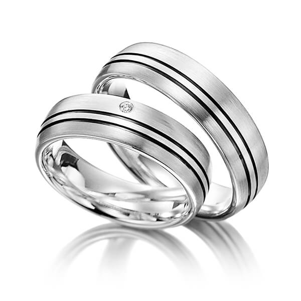 Set Klassieke trouwringen in grijsgoud 14 kt. met in totaal 0,015 ct. Briljant tw/si van Merii