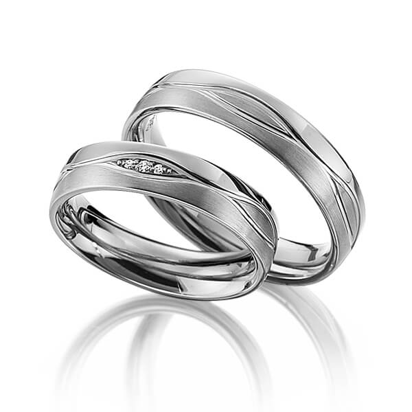 Set Klassieke trouwringen in grijsgoud 14 kt. met in totaal 0,018 ct. Briljant tw/si van Eternal Touch