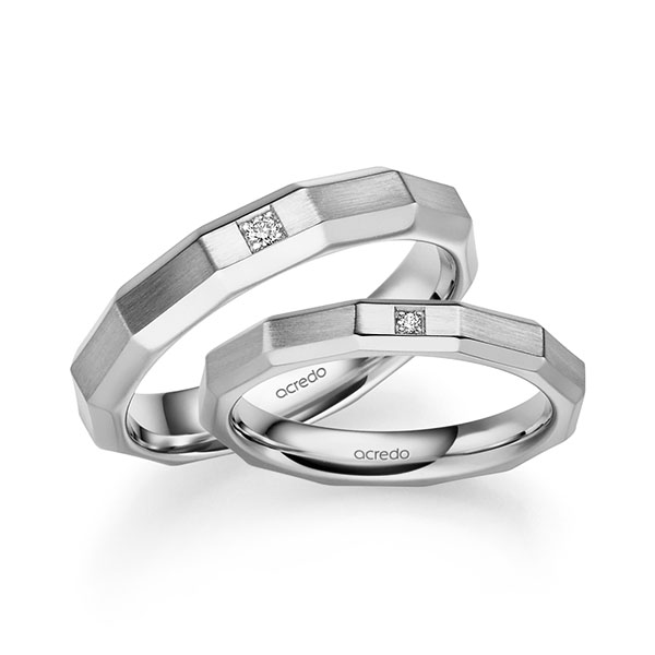 Set Klassieke trouwringen in grijsgoud 14 kt. met in totaal 0,028 ct. Briljant tw/si van acredo