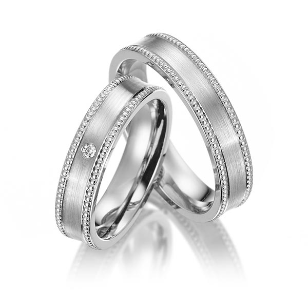 Set Klassieke trouwringen in grijsgoud 14 kt. met in totaal 0,02 ct. Briljant tw/si van Merii