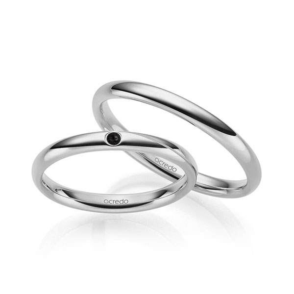 Set klassieke trouwringen in grijsgoud 14 kt. met in totaal 0,02 ct. Briljant Zwart van acredo