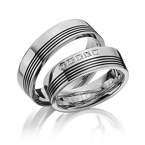 Set Klassieke trouwringen in grijsgoud 14 kt. met in totaal 0,035 ct. Briljant tw,vs van Merii
