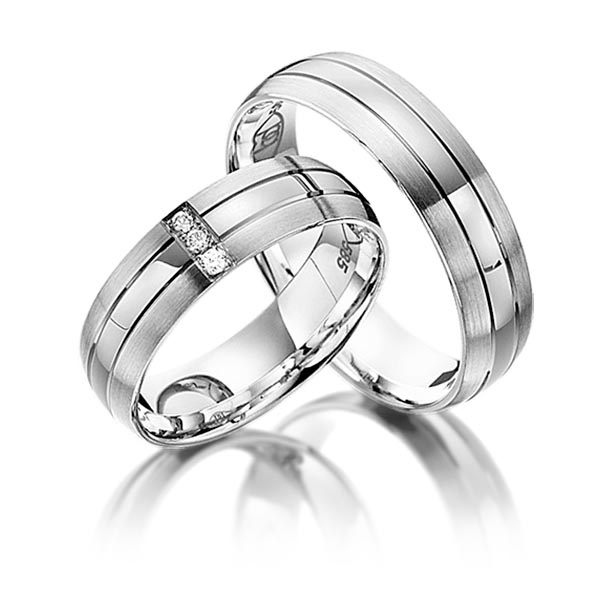 Set Klassieke trouwringen in grijsgoud 14 kt. met in totaal 0,03 ct. Briljant tw/si van Steinberg