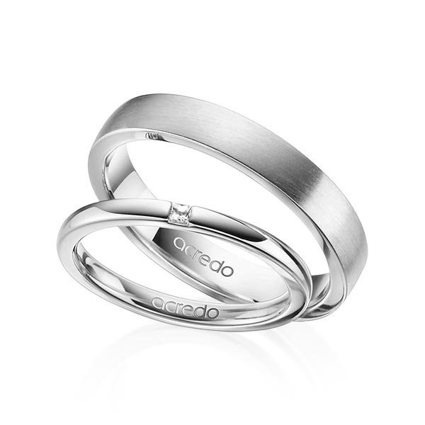Set klassieke trouwringen in grijsgoud 14 kt. met in totaal 0,03 ct. Princess-Diamant tw/si van acredo