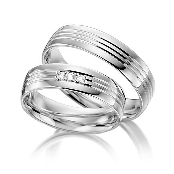 Set Klassieke trouwringen in grijsgoud 14 kt. met in totaal 0,045 ct. Briljant tw/si van acredo - S-1100-13 Set Klassieke trouwringen in grijsgoud 14 kt. met in totaal 0,045 ct. Briljant tw/si van acredo - S-1100-13