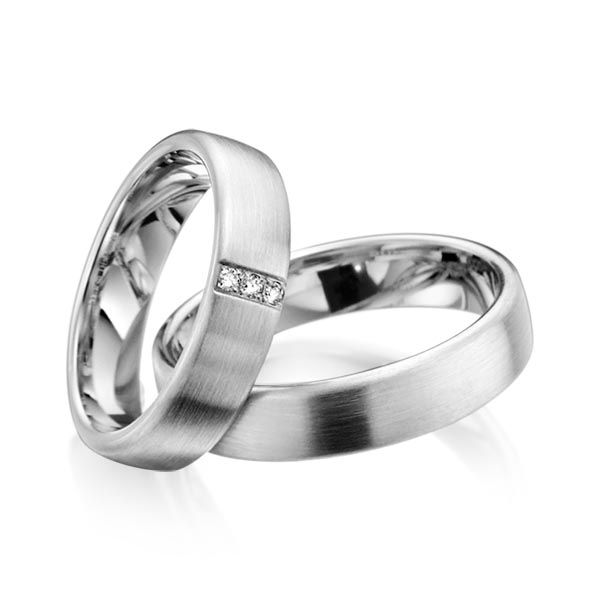 Set klassieke trouwringen in grijsgoud 14 kt. met in totaal 0,045 ct. Briljant tw/si van Steinberg - Q-1037-4