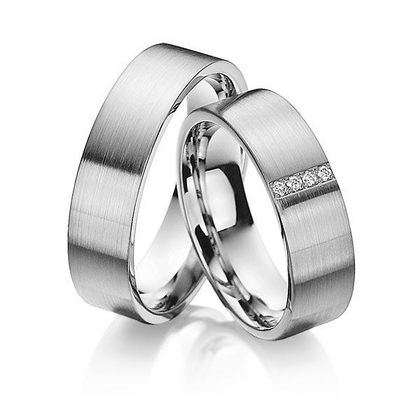 Set Klassieke trouwringen in grijsgoud 14 kt. met in totaal 0,04 ct. Briljant tw/si 