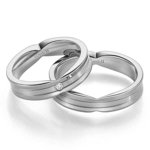 Set Klassieke trouwringen in grijsgoud 14 kt. met in totaal 0,04 ct. Briljant tw/si van acredo