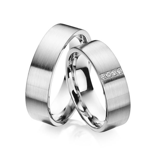 Set klassieke trouwringen in grijsgoud 14 kt. met in totaal 0,04 ct. Briljant tw/si van Steinberg - Q-1004-4 Set klassieke trouwringen in grijsgoud 14 kt. met in totaal 0,04 ct. Briljant tw/si van Steinberg - Q-1004-4