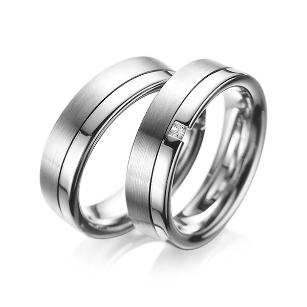 Set Klassieke trouwringen in grijsgoud 14 kt. met in totaal 0,04 ct. Princess-Diamant tw/si van acredo - A-1064-8