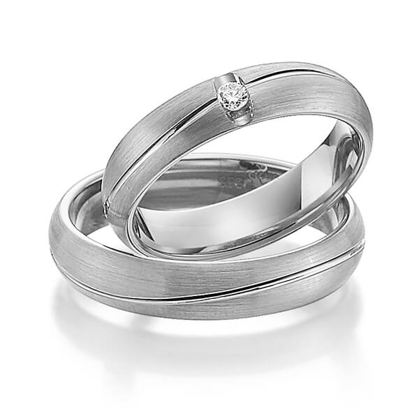 Set Klassieke trouwringen in grijsgoud 14 kt. met in totaal 0,05 ct. Briljant tw/si van Steinberg