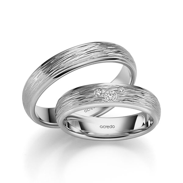 Set Klassieke trouwringen in grijsgoud 14 kt. met in totaal 0,063 ct. Briljant tw/si van acredo