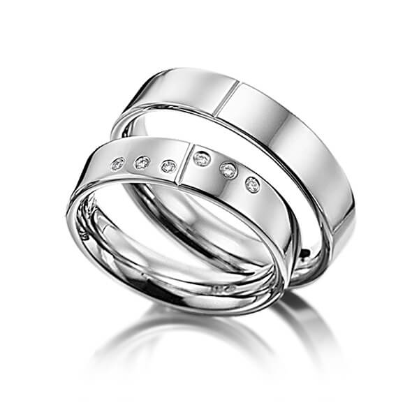 Set Klassieke trouwringen in grijsgoud 14 kt. met in totaal 0,06 ct. Briljant tw/si van Eternal Touch