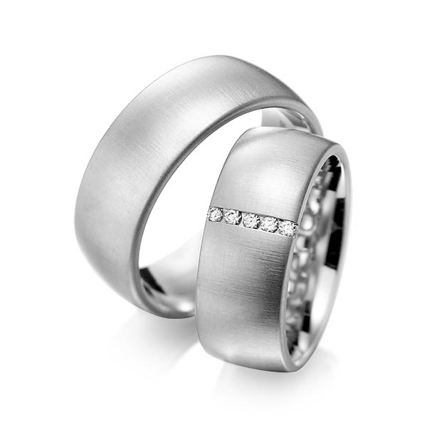 Set klassieke trouwringen in grijsgoud 14 kt. met in totaal 0,075 ct. Briljant tw/si van acredo - A-1092-3