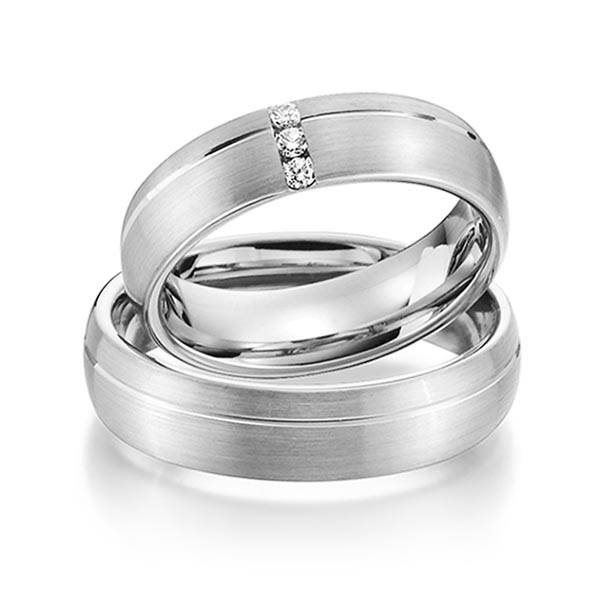 Set Klassieke trouwringen in grijsgoud 14 kt. met in totaal 0,075 ct. Briljant tw/si van Steinberg