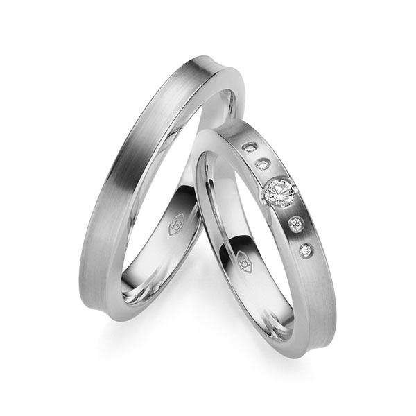 Set Klassieke trouwringen in grijsgoud 14 kt. met in totaal 0,092 ct. Briljant tw/si - UQ-1004-4 Set Klassieke trouwringen in grijsgoud 14 kt. met in totaal 0,092 ct. Briljant tw/si - UQ-1004-4