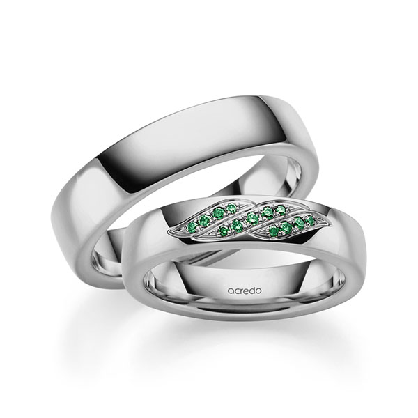 Set klassieke trouwringen in grijsgoud 14 kt. met in totaal 0,092 ct. Briljant van acredo