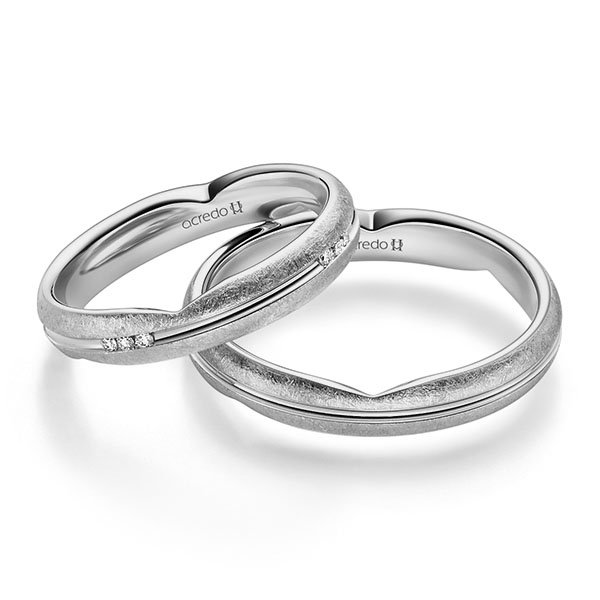Set Klassieke trouwringen in grijsgoud 14 kt. met in totaal 0,096 ct. Briljant tw/si van acredo