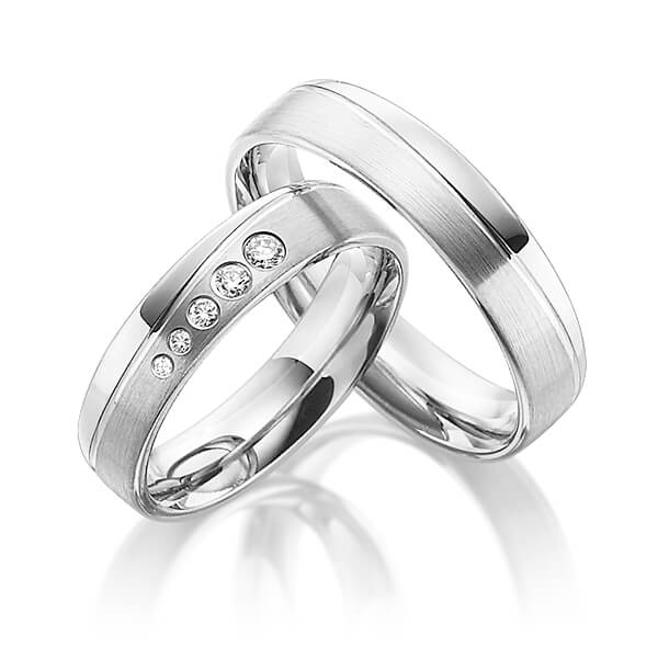 Set Klassieke trouwringen in grijsgoud 14 kt. met in totaal 0,105 ct. Briljant tw/si van Steinberg